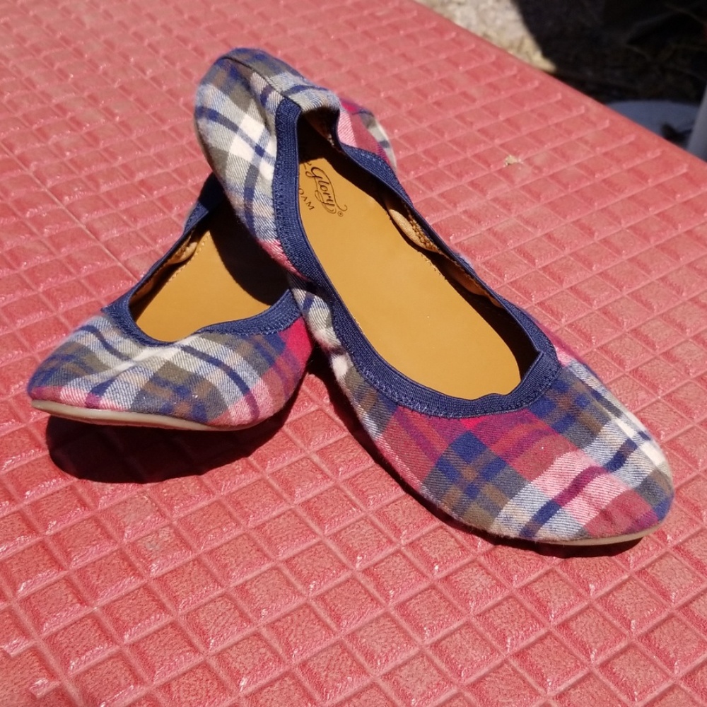 Plaid Flats size 9